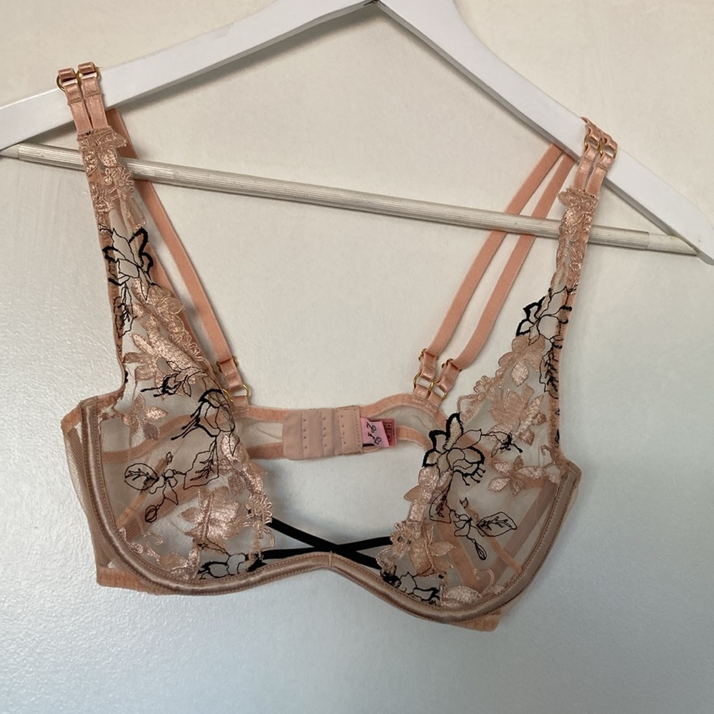 Agent Provocateur Peach and Black Lace Bra - Picture 7 of 7